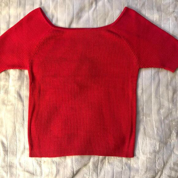 Red Short-Sleeve Top With Scoop Neck - Picture 2 of 4
